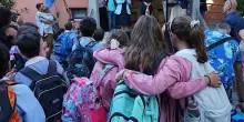 Alle scuole di Montesicuro. Il sindaco suona la campanella: "Vogliamo ripartire dai borghi"
