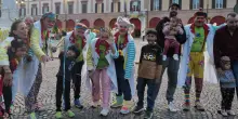 Mercoledì in corso. Musica in piazza Saffi e mercatini alle ’Erbe’