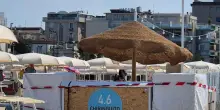 La guerra ai chiringuito continua. Sequestri in altri tre chioschi. Sigilli alle postazioni per i deejay