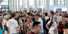 Meeting, è subito pienone. Mattarella: "L’evento ha messo radici nella società italiana"
