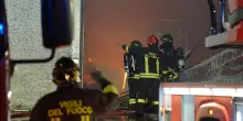 Incendio a Porto Sant’Elpidio, donna salvata sul balcone di casa
