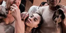 Le “Folgorazioni!“ di teatro Aenigma in scena al Sanzio