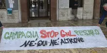 Impianto Gnl, scontro in Comune. I comitati: "Manca la volontà politica di dire un ‘no’ chiaro al progetto"