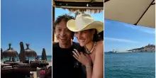 Super vacanza a Ibiza per Valentino Rossi con figlie e compagna: le foto più belle