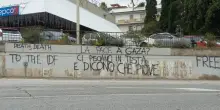 Al via la raccolta fondi per Gaza. Polemiche per i graffiti pro Pal