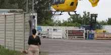 Colpito da un bullone. Finisce in ospedale