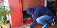 Ladri in azione nella notte. Quattro case nel mirino