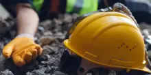 Incidente sul lavoro, operaio di 29 anni muore schiacciato da un macchinario