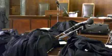 I penalisti incrociano le braccia. Niente udienze per tre giorni