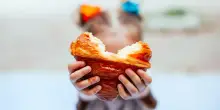Bambina in shock anafilattico a 1 anno e mezzo dopo aver mangiato brioche al bar della spiaggia