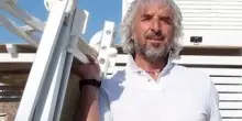 Vandali in spiaggia a Rimini: “Ogni weekend spaccano porte e lettini”