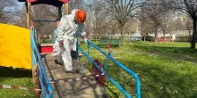 Rogo Inalca, trovati ancora frammenti di amianto: il Comune richiude il Parco della Resistenza