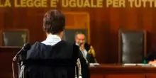 "Operazioni sul conto dopo il messaggio del finto impiegato". In tre nei guai