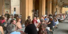 "Strozzatevi con la vostra pastasciutta antifascista..."