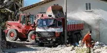 Deposito vicino al santuario per le macerie del sisma