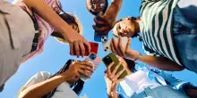 Giornata senza cellulare in Emilia Romagna, prima domenica detox per adolescenti
