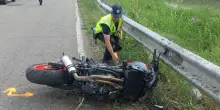 Schianto in motocicletta . Ferito giovane centauro