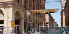 Tram in via Indipendenza. Il tratto Manzoni-Ugo Bassi chiuso alla circolazione