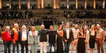 Max Giusti mattatore per l’Avis. Risate e solidarietà allo Sferisterio