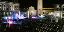 Conto alla rovescia per il liscio ’Cara Forlì’, corsa ai posti in piazza