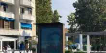 FANO Hackerato totem turistico. Proiettava un video porno
