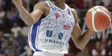 Jamar Smith rinnova con Unahotels fino al 2026: "Felice di restare a Reggio Emilia"
