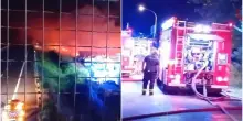 Incendio in un deposito, fiamme a ridosso dell’A4. Chiuso tratto dell’autostrada
