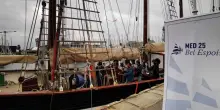 Sbarca la nave per la pace Bel Espoir. A bordo ragazzi da tutto il mondo