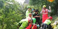 Cade sulla Pietra di Bismantova e scivola per quattro metri: grave escursionista