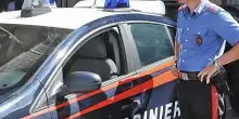 Si fingono carabinieri: arrestati con i soldi in mano