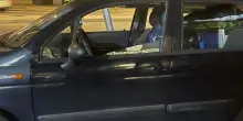Le rubano l'auto mentre sta per parcheggiarla in garage: “Aiutatemi a ritrovarla”