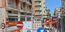 Il cantiere stravolge la viabilità, proteste in via Voltattorni