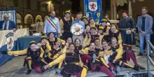 Bandiere, che gare in piazza. Nero, Verde e Borgo super