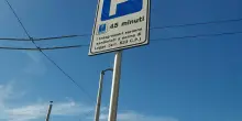 Sosta, cartello choc agli Archi. Sanzione da reato penale