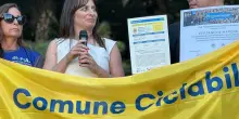 "Giallo sbiadito, altro che città amica delle bici"
