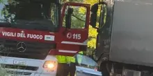Frontale contro un camion: il 22enne è ancora in rianimazione