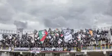 Tifoso dell'Ascoli con petardi, mazza da baseball e cocaina: daspo di 5 anni