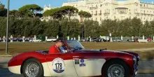 A Rimini sfilano le auto d’epoca. Cambia la viabilità: ecco i divieti