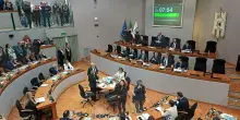 Primo Consiglio Marche: l'era Acquaroli bis inizia con la protesta degli attivisti ProPal