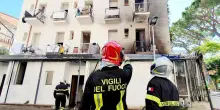 Rogo all’ex hotel, indaga la Procura: "Violate le norme antincendio". I residenti presentano un esposto