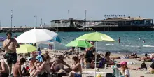 Caro spiagge e prezzi in aumento? No, stipendi fermi