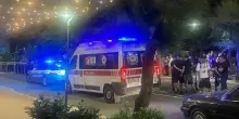 Giovane disabile picchiato al mare: sputi, insulti, botte. Minorenne identificato dalla polizia