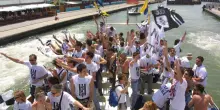 A Venezia in nave per i bianconeri. Come nel 2004, i tifosi ci riprovano