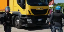 Vertice in prefettura: "Gruppo8 se ne andrà". Il Comune: "Sofalegname vuole produrre in Cina"