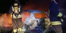 Incendio auto rubata da Albinea, fiamme e paura