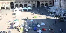 Il Crescentone occupato. Ventuno tende dei pro-Pal