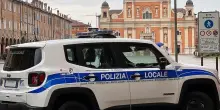 Piano della sicurezza. Agenti in borghese davanti alle scuole