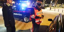 Rimini, aggredisce e rapina due turisti armato di machete: nei guai 16enne modenese