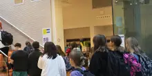 Lezioni al via domani . Primo giorno di scuola per 10.600 studenti : "Seguite i vostri sogni"