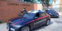 Sorprende il ladro in azione in pizzeria. Il titolare chiama i carabinieri: arrestato